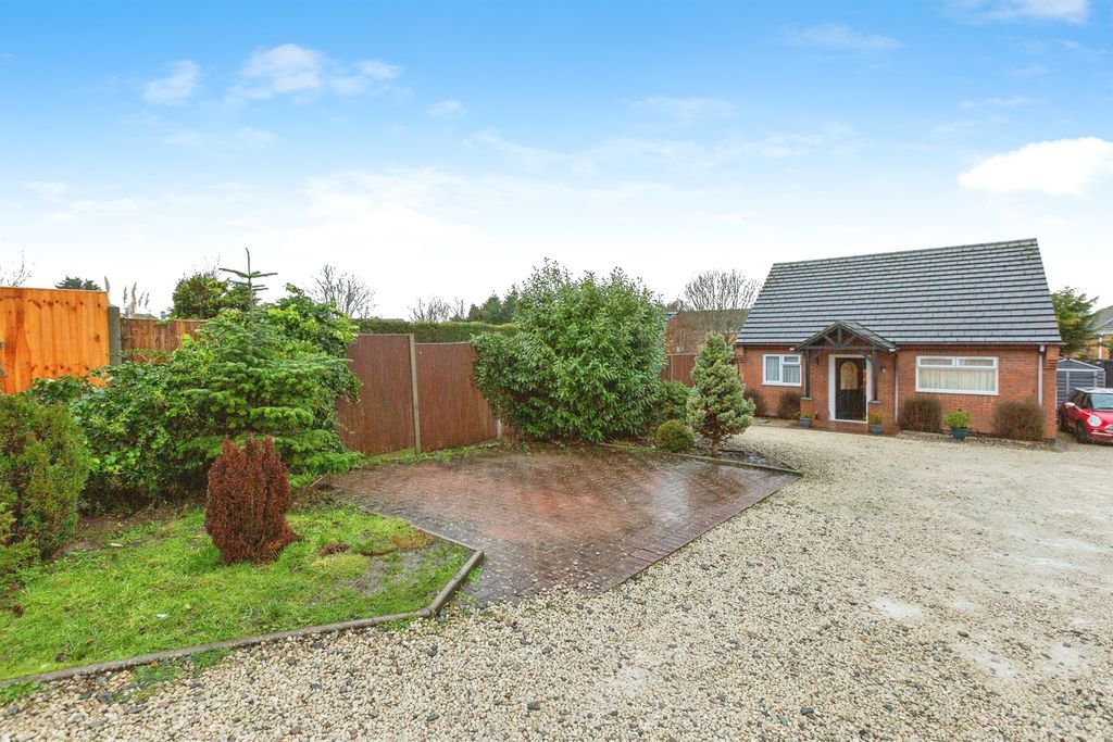 Additional image 17 of 2 bed detached bungalow for saleKirkby Road, Barwell, Leicester LE9