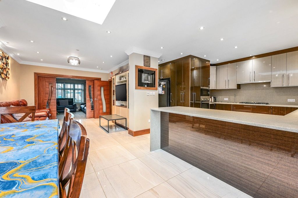 Additional image 8 of 6 bed semi-detached house for saleAshford, Surrey TW15