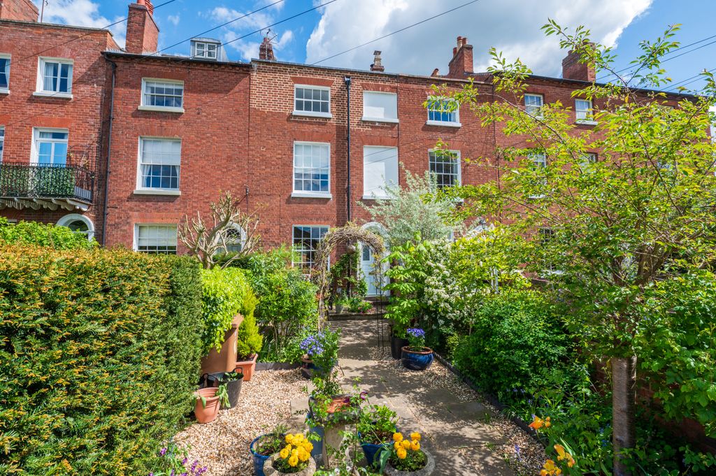 5 bed terraced house for saleWorcester, Worcestershire WR1