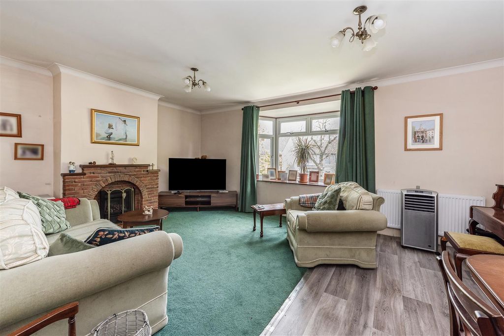 Additional image 3 of 2 bed flat for saleCopnor Road, Portsmouth PO3