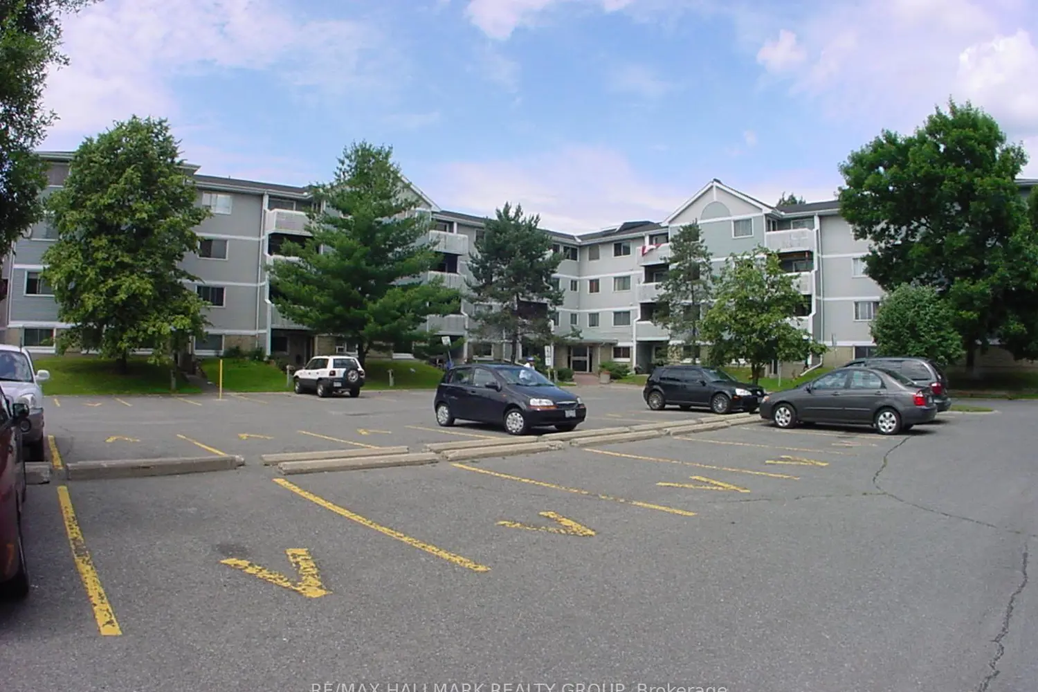 214 Viewmount Drive 310