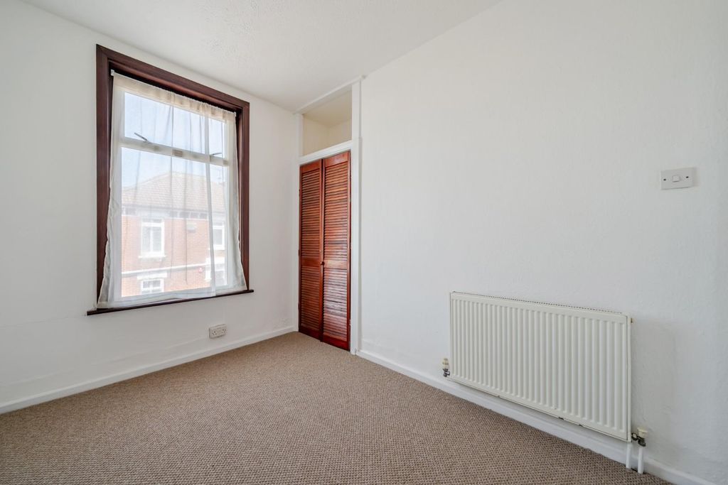 Additional image 10 of 4 bed end terrace house for saleFarlington Road, Portsmouth PO2