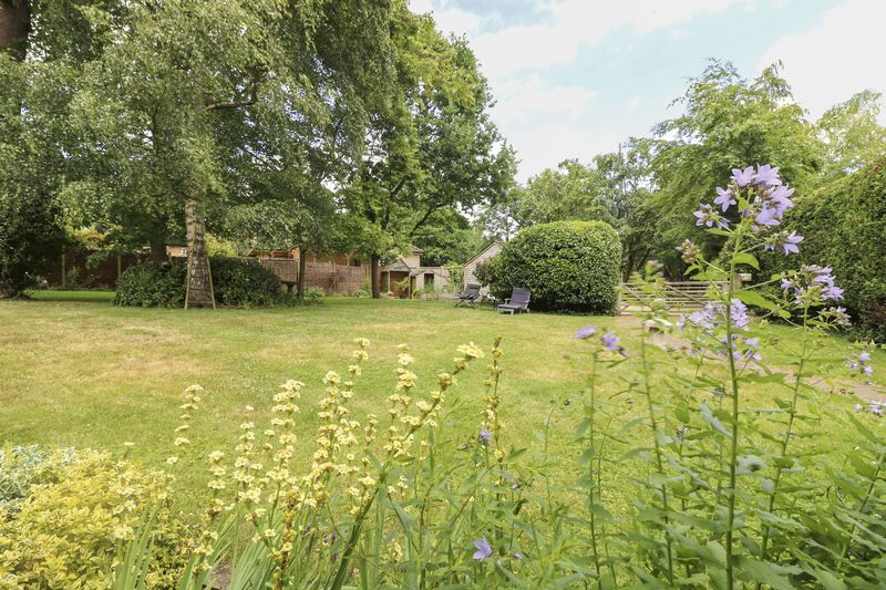 Additional image 3 of 4 bed property for saleSnows Ride, Windlesham GU20