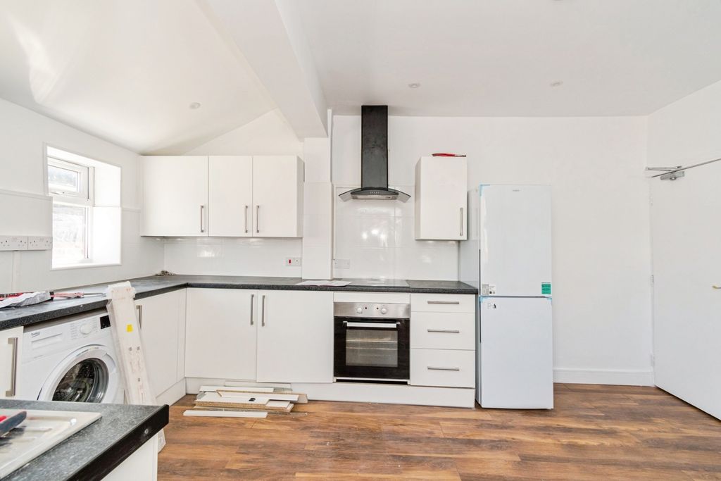 Additional image 7 of 5 bed detached house for saleHandel Terrace, Southampton, Hampshire SO15