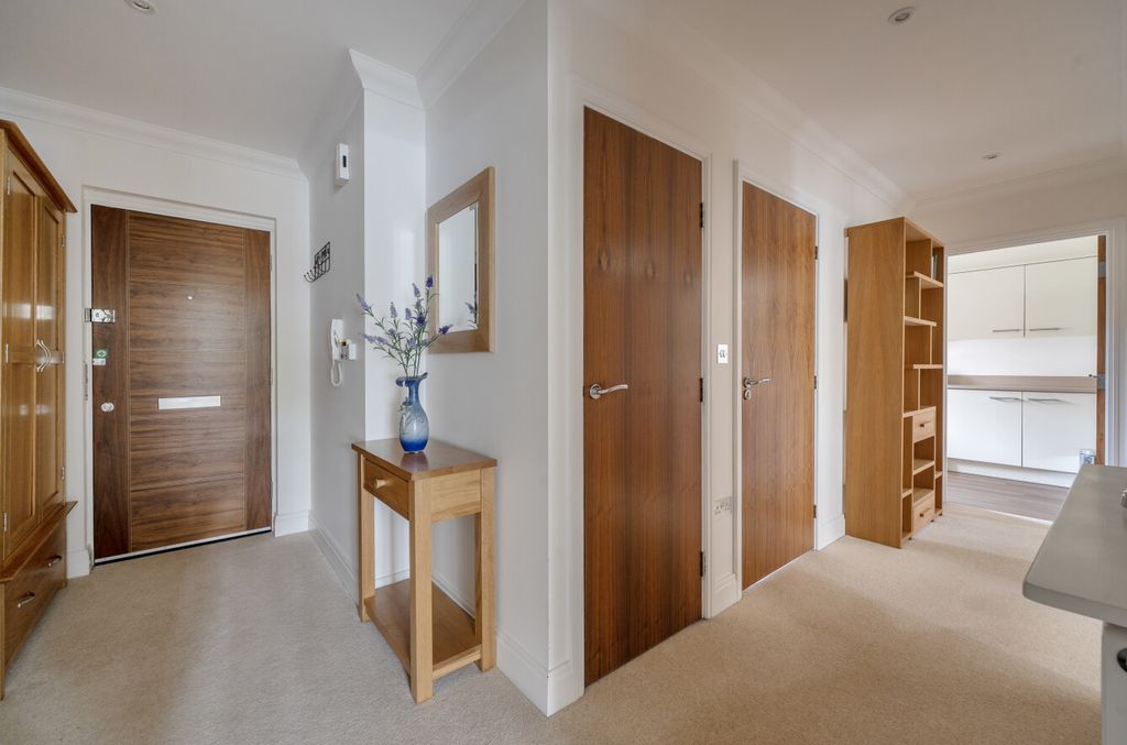 Additional image 11 of 2 bed flat for saleWoolf Drive, Wokingham, Berkshire RG40
