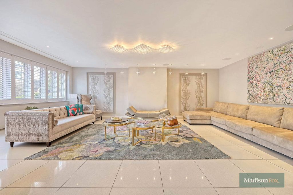 Additional image 3 of 5 bed detached house for saleThe Dell, Woodford Green IG8