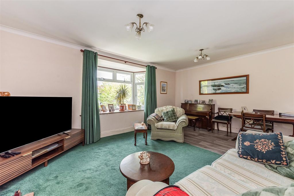 Additional image 6 of 2 bed flat for saleCopnor Road, Portsmouth PO3