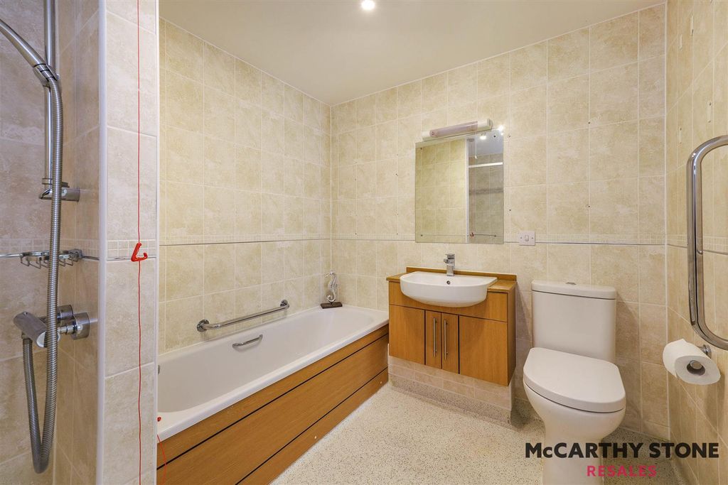 Additional image 10 of 2 bed flat for saleSomers Brook Court, Newport, Isle Of Wight PO30