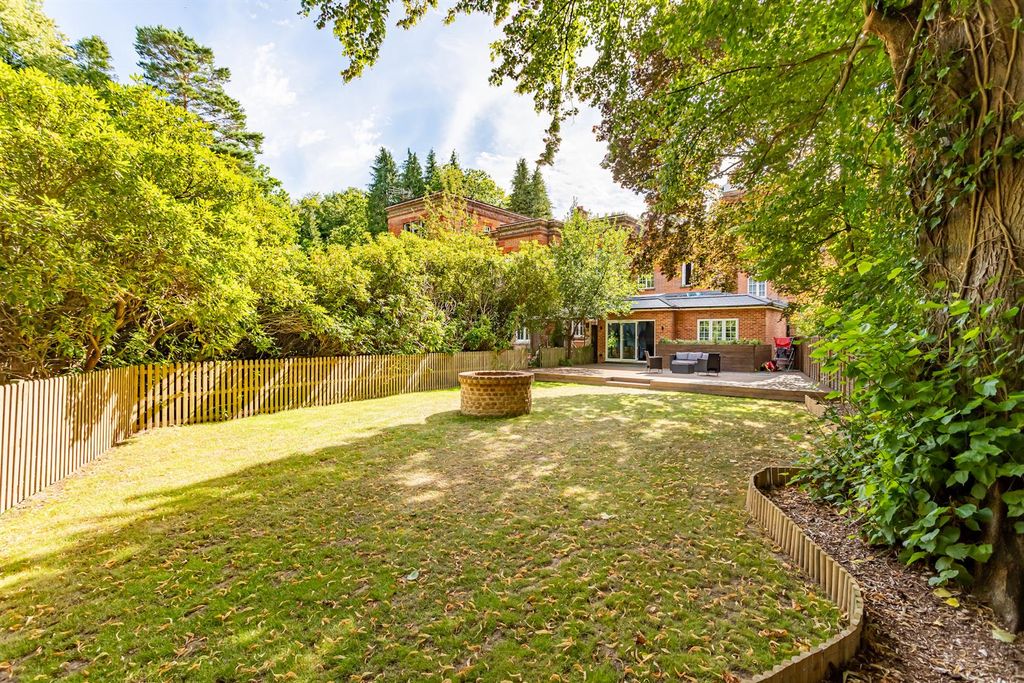 Additional image 4 of 4 bed property for saleLavershot Hall, Windlesham GU20