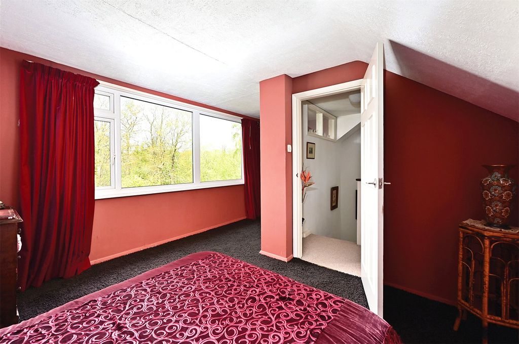 Additional image 7 of 4 bed semi-detached house for saleWeybridge Mead, Yateley, Hampshire GU46