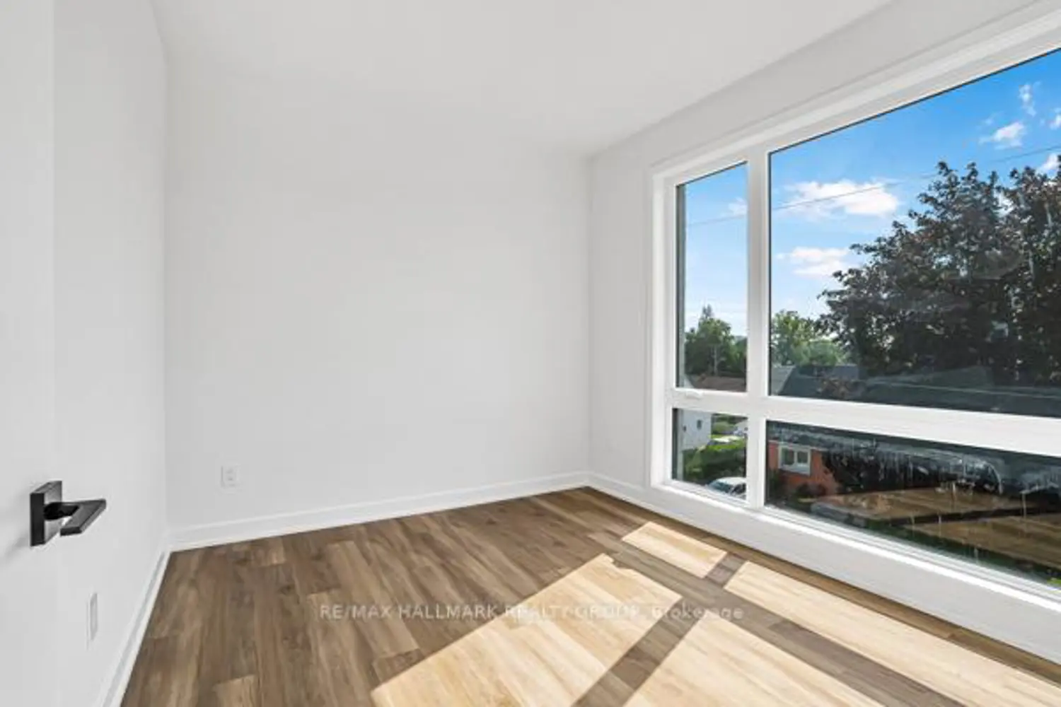 Additional image 7 of 391 Dieppe Street