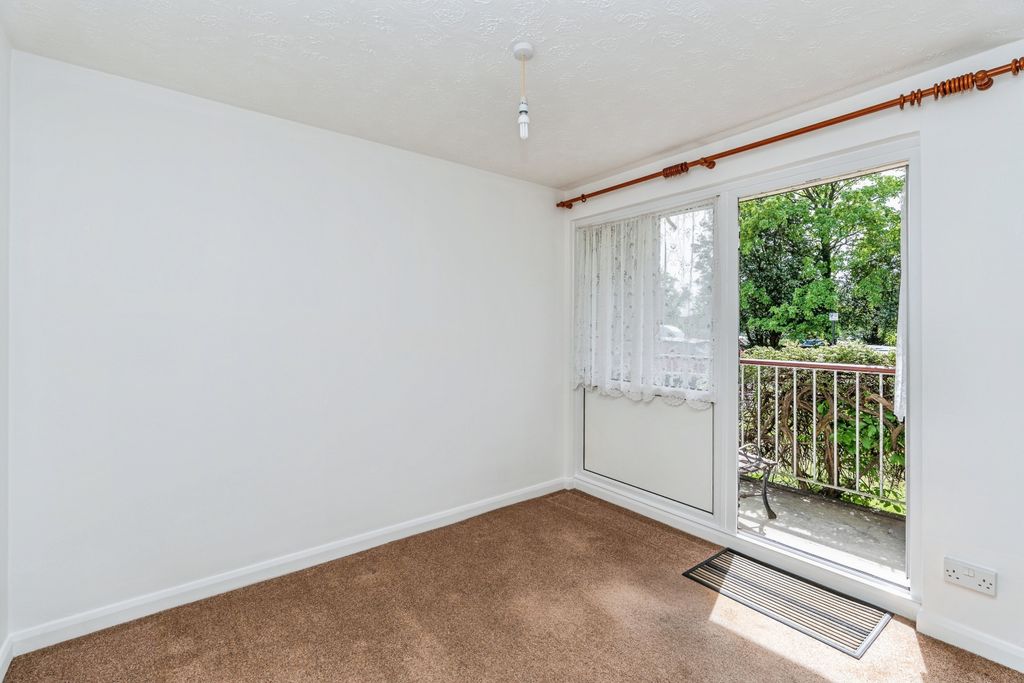 Additional image 9 of 2 bed flat for saleSt. James Close, Southampton SO15