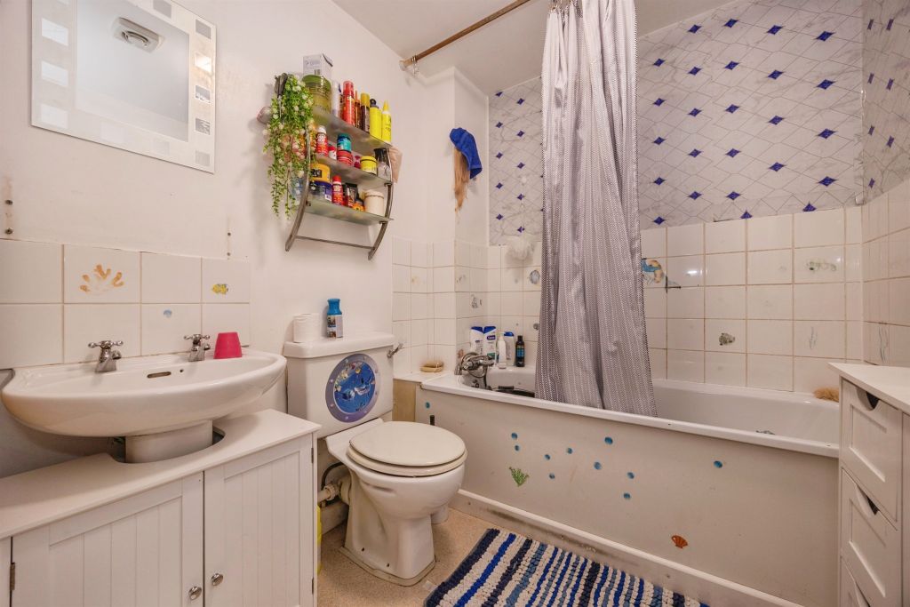 Additional image 8 of 2 bed flat for saleNancy Road, Portsmouth PO1