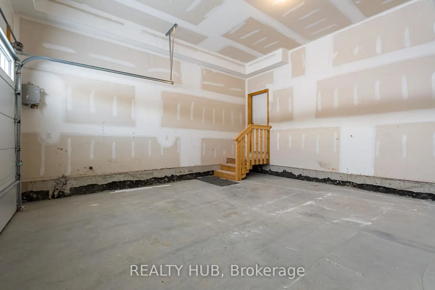 Additional image 15 of 14 Turnberry Court