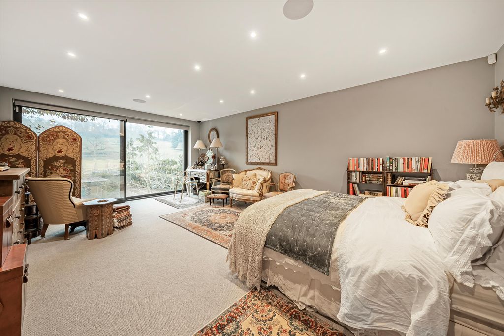 Additional image 11 of 6 bed detached house for saleCedar Heights, Richmond TW10
