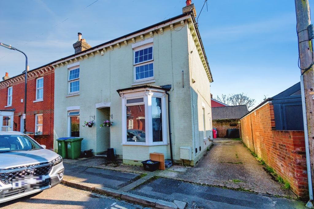 2 bed flat for saleBrighton Road, Southampton, Hampshire SO15