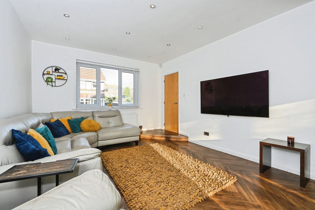 Additional image 4 of 4 bed detached house for salePalatine Close, Wigan WN3