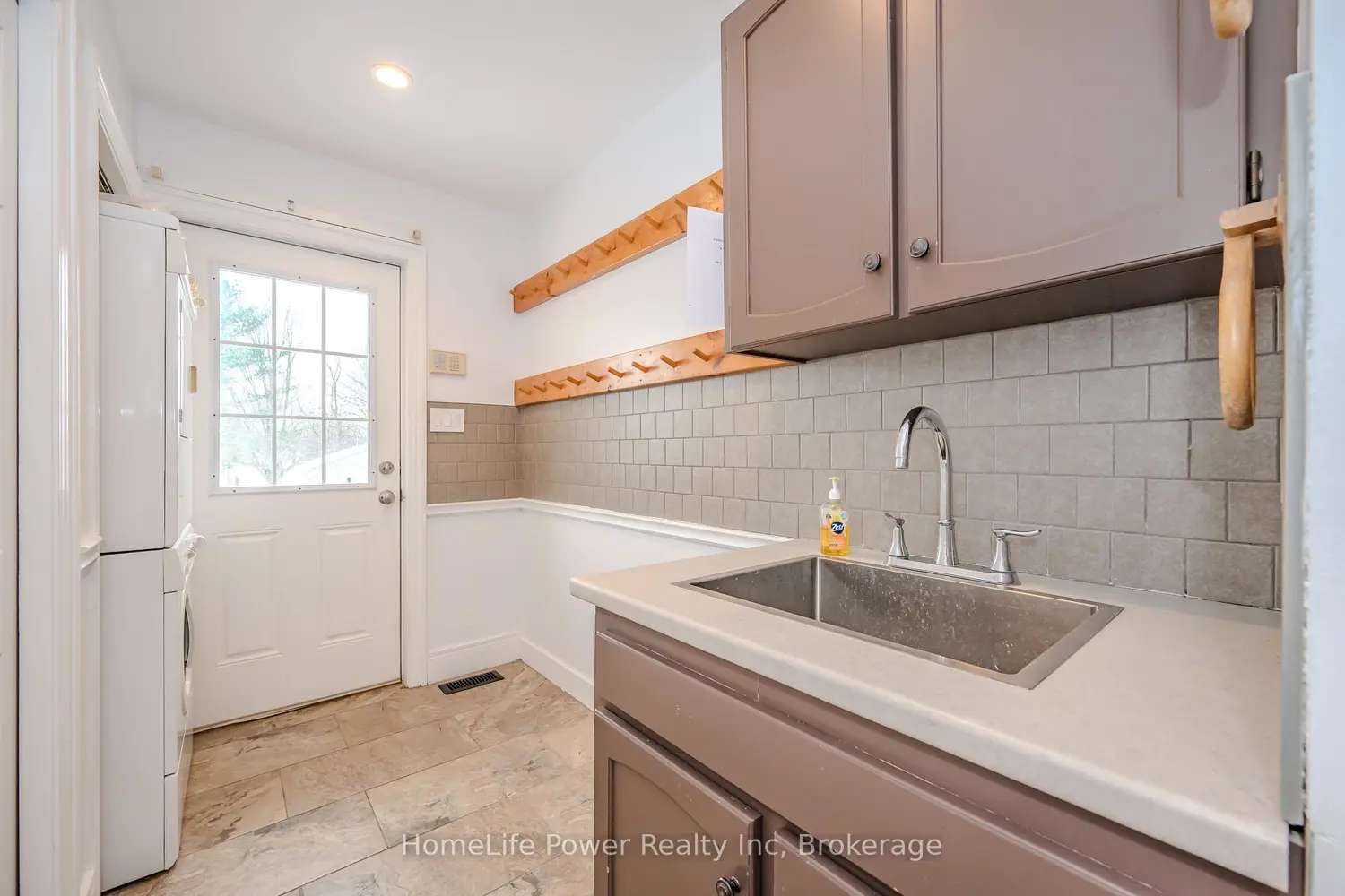 Additional image 9 of 4290 Victoria Road