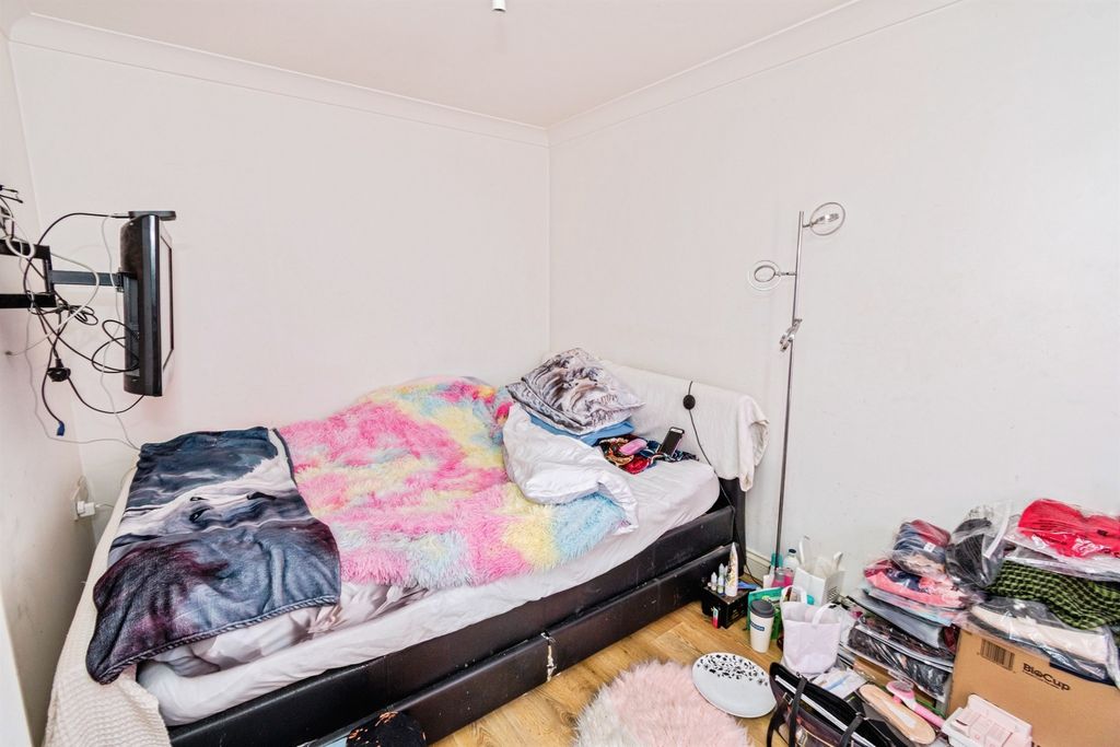 1 bed flat for saleDean Road, Southampton SO18 photo 4