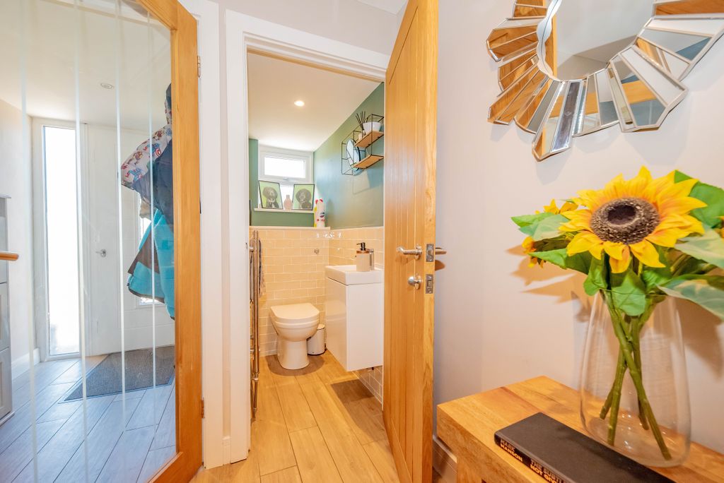 Additional image 10 of 4 bed detached house for saleBramling Avenue, Yateley, Hampshire GU46