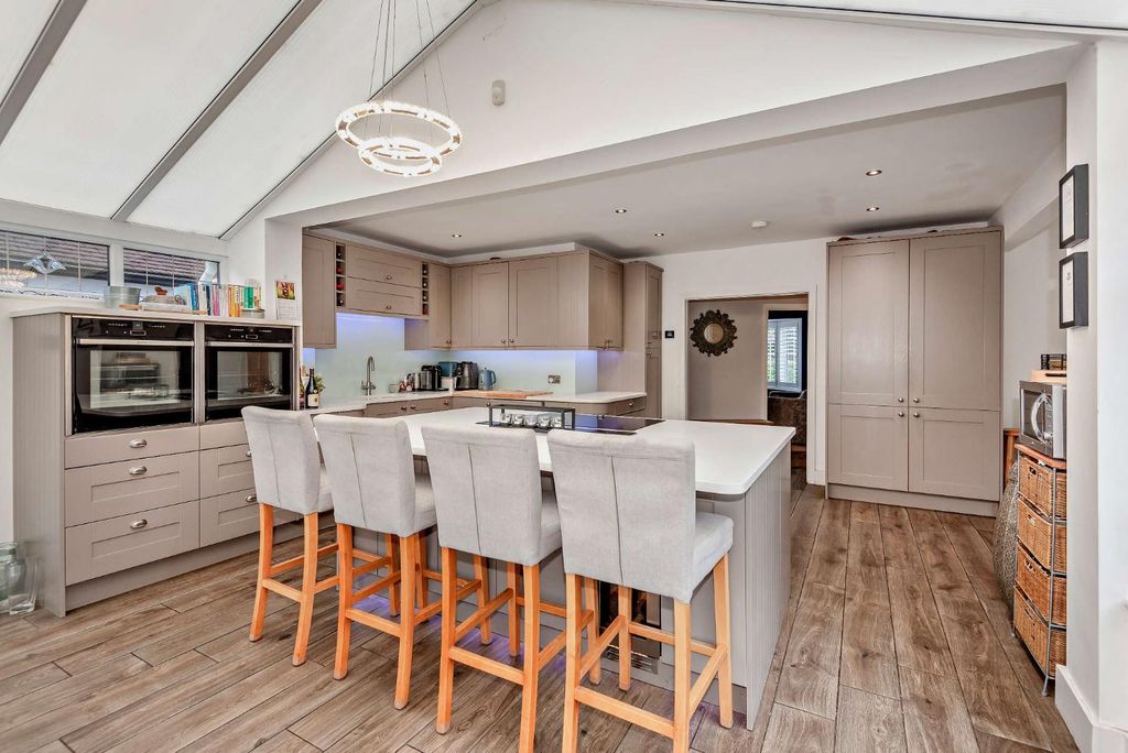 Additional image 7 of 5 bed detached house for saleThe Drive, Ashford TW15