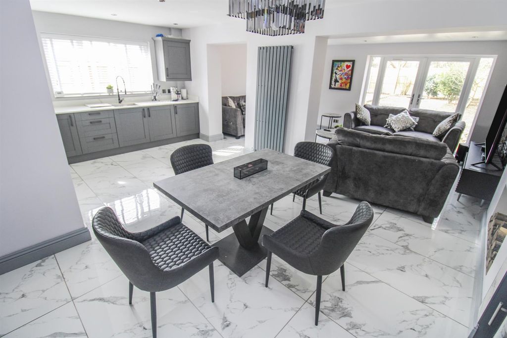 Additional image 7 of 4 bed semi-detached house for saleHowe Crescent, Corby NN17