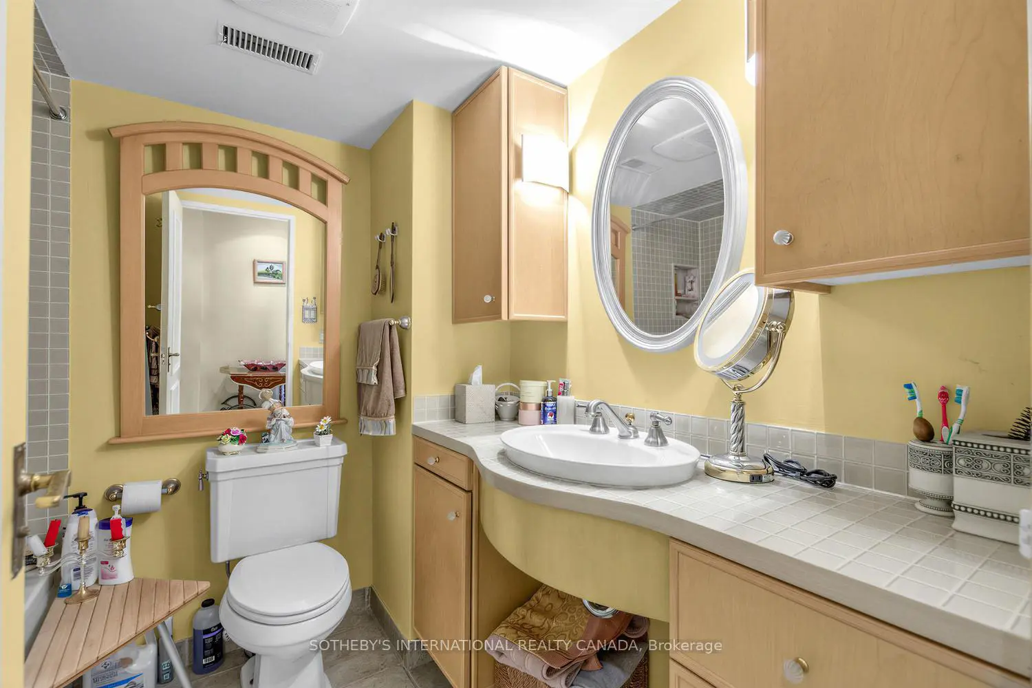 Additional image 12 of 8 Hawthorn Avenue 202