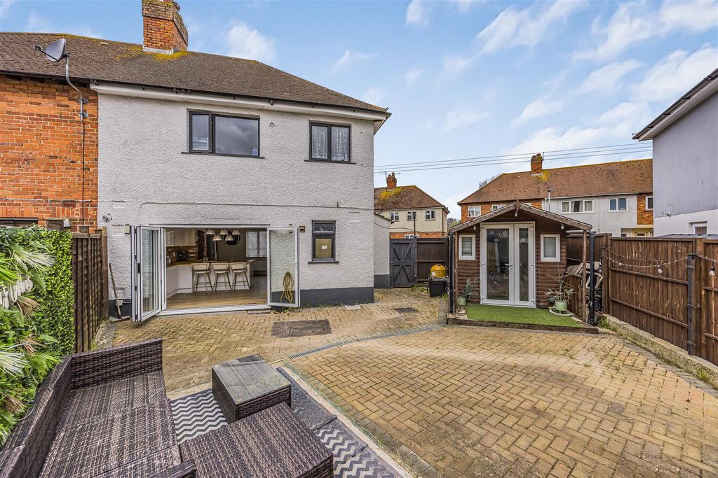 Additional image 11 of 3 bed semi-detached house for saleHilsea Crescent, Portsmouth PO2