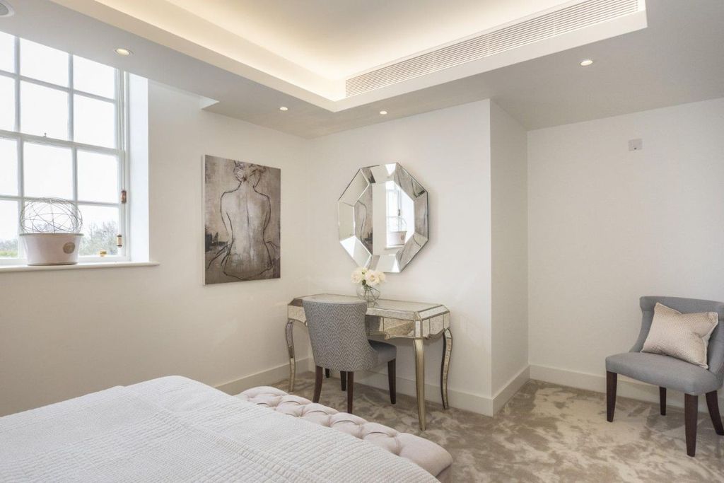 Additional image 12 of 3 bed flat for saleFlat, Star & Garter House, Richmond Hill, Richmond TW10