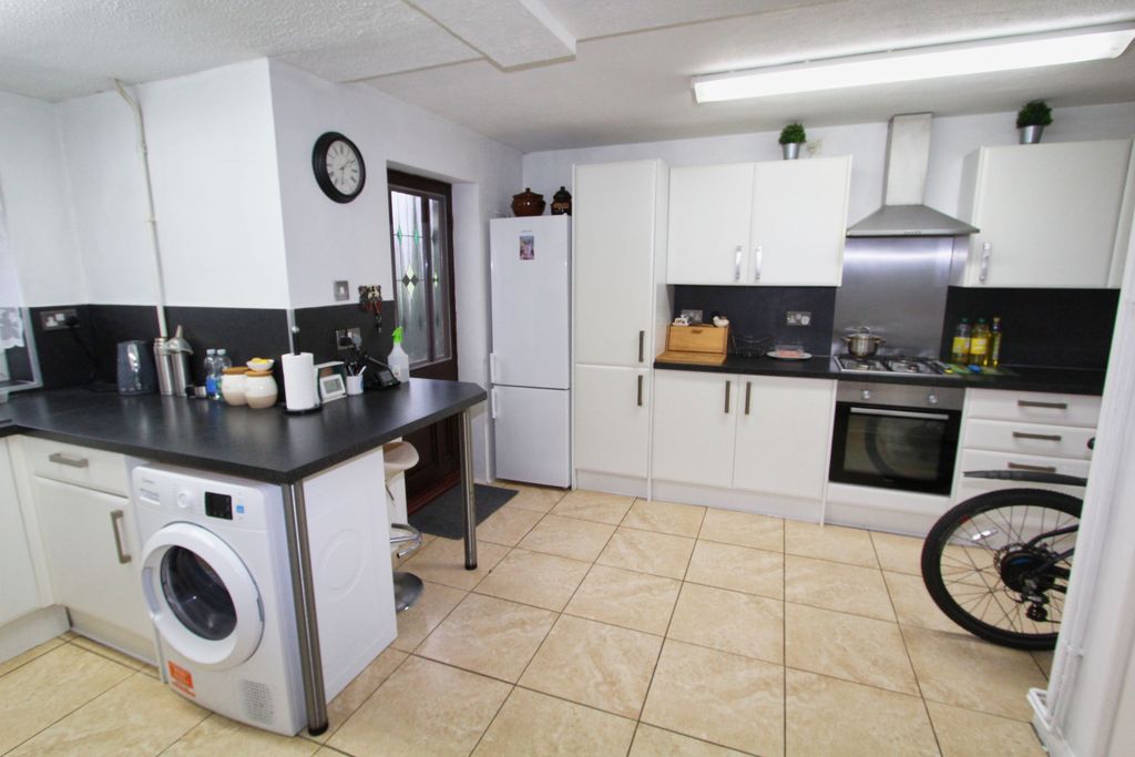 Additional image 3 of 1 bed semi-detached bungalow for saleBerryfield Road, Cottingham LE16