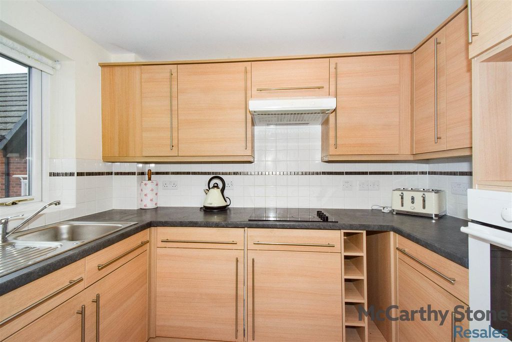 Additional image 10 of 1 bed flat for saleRowleys Court, Sandhurst Street, Oadby, Leicester LE2