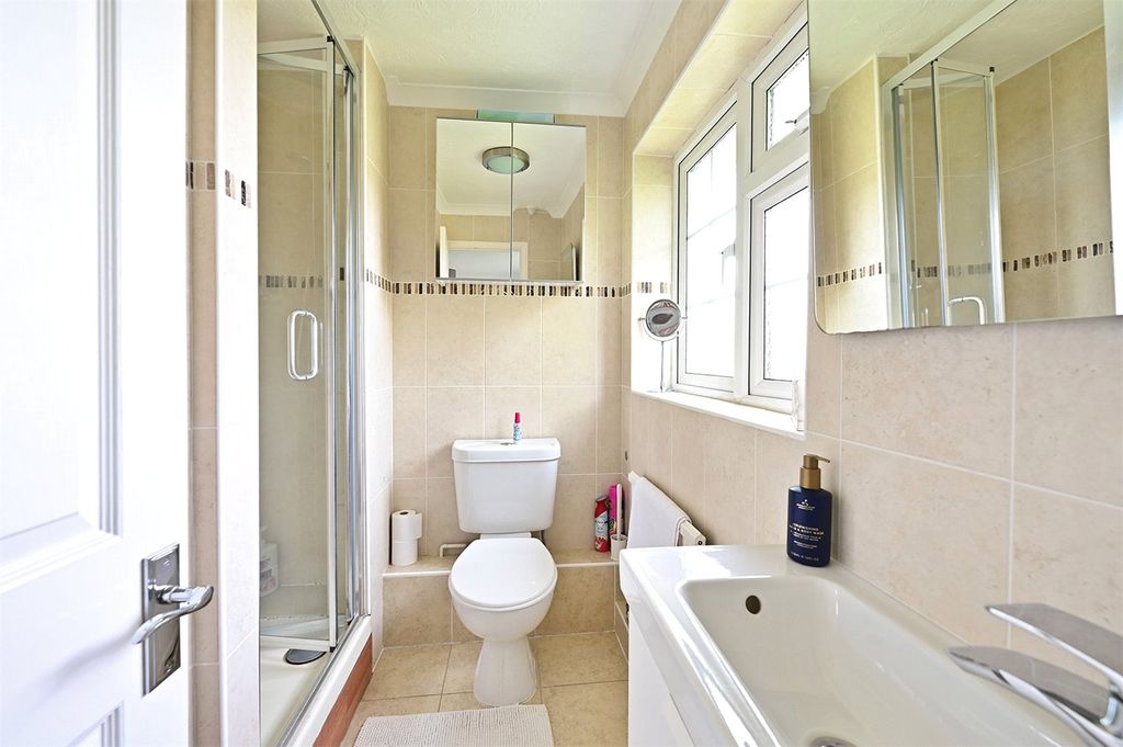 Additional image 15 of 4 bed detached house for saleHilfield, Yateley, Hampshire GU46
