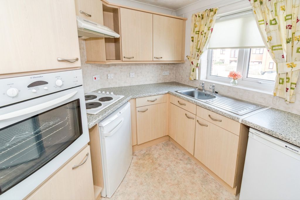 Additional image 13 of 1 bed flat for saleOakley Road, Southampton, Hampshire SO16