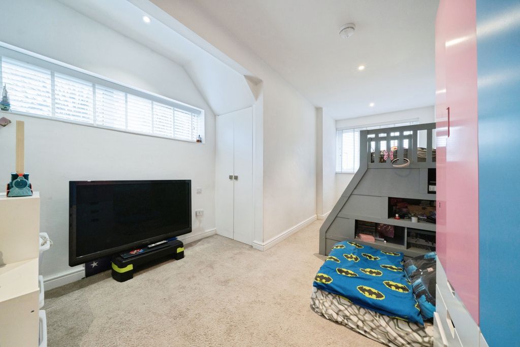 Additional image 17 of 2 bed maisonette for saleDenman Drive, Ashford TW15