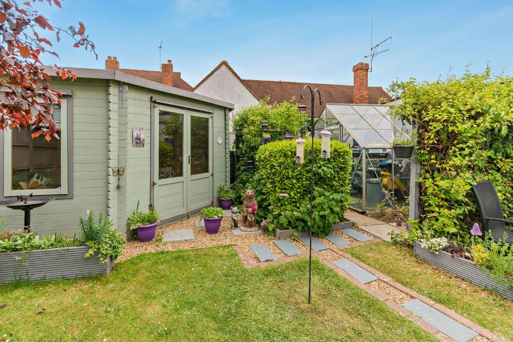 Additional image 23 of 3 bed semi-detached house for saleBrownrigg Road, Ashford TW15