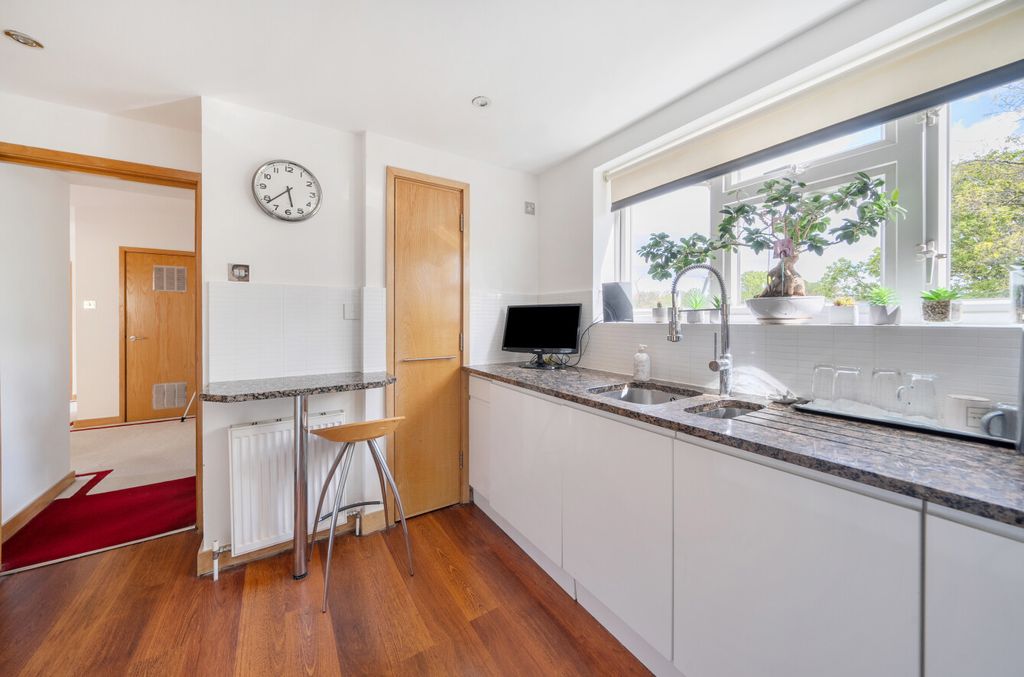 Additional image 12 of 2 bed flat for saleCranfield Court, Sunset Avenue, Woodford Green IG8