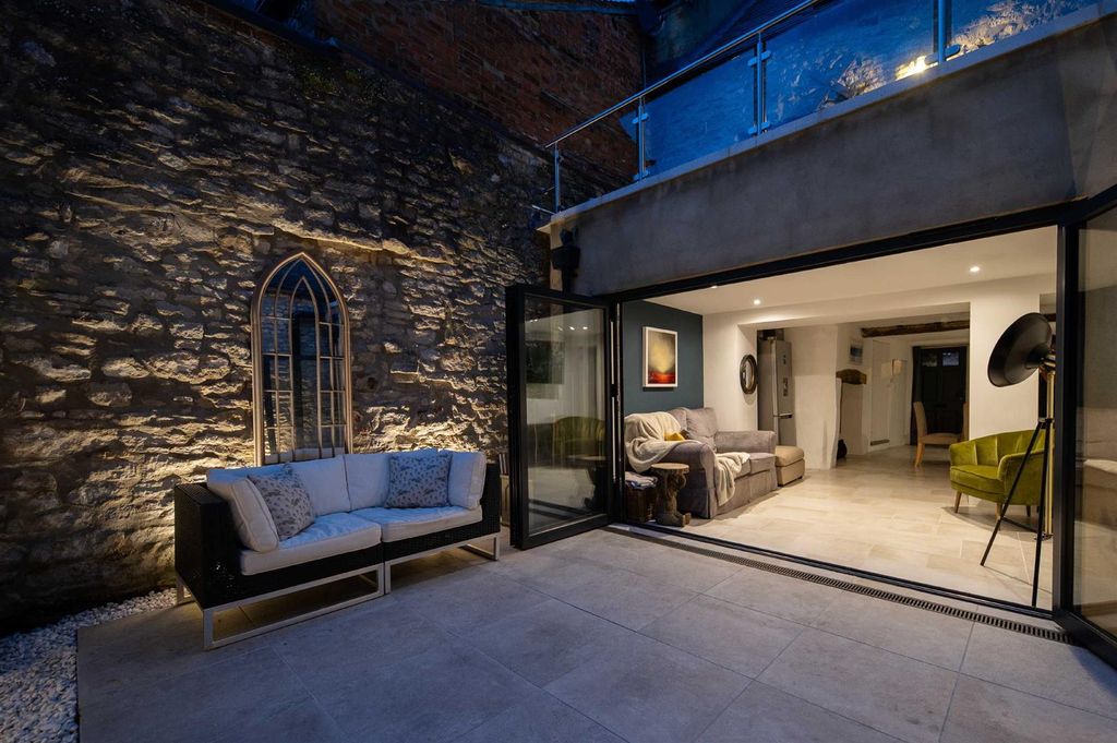 Additional image 5 of 2 bed terraced house for saleOxford Street, Woodstock OX20