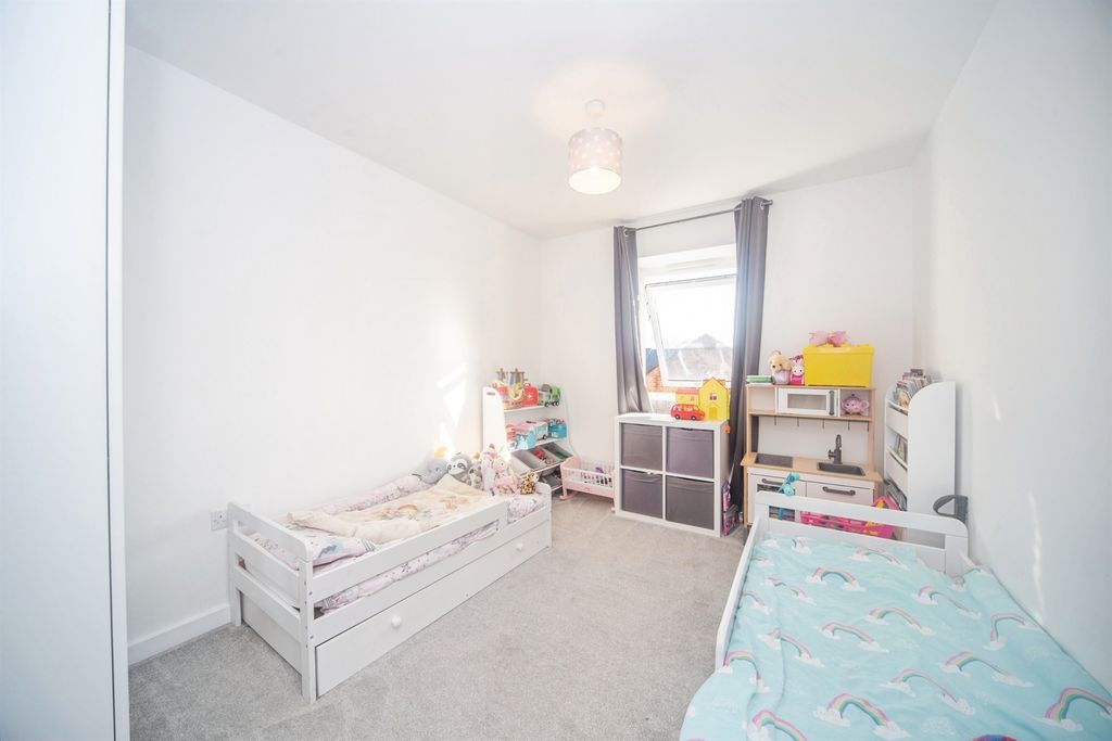 Additional image 8 of 2 bed flat for saleJohn Thornycroft Road, Southampton SO19