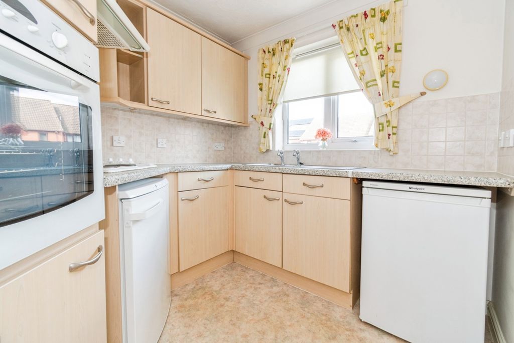 Additional image 3 of 1 bed flat for saleOakley Road, Southampton, Hampshire SO16