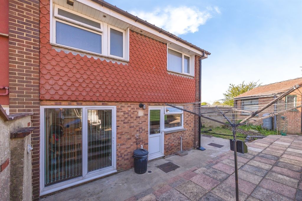 Additional image 11 of 3 bed semi-detached house for saleSeaway Crescent, Southsea PO4
