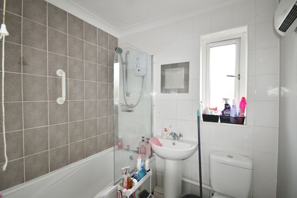 Additional image 5 of 1 bed flat for saleLangdale Gate, Witney OX28