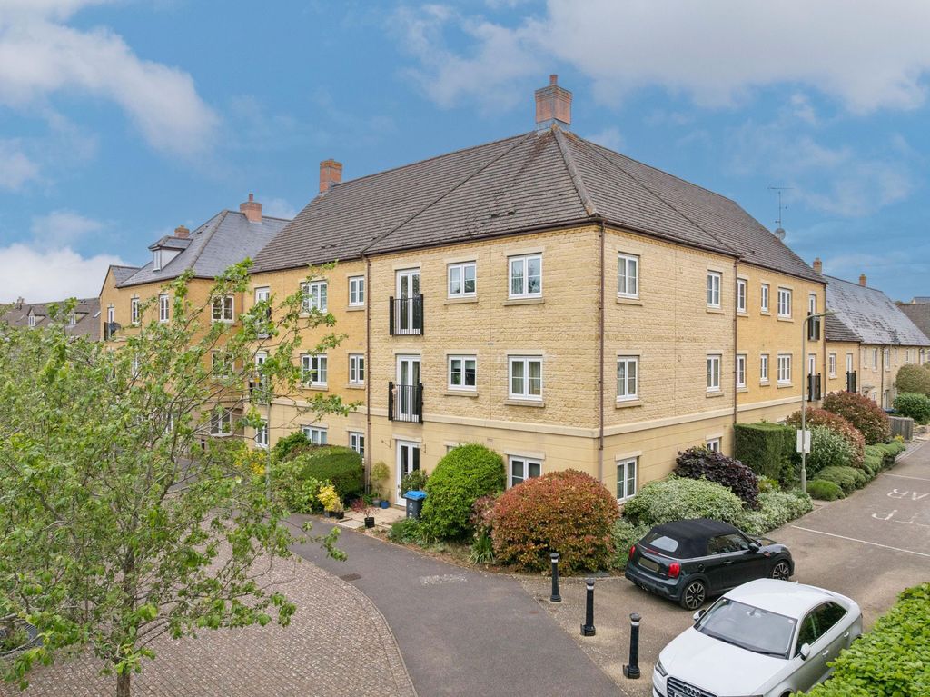 2 bed flat for salePriory Mill Lane, Witney OX28