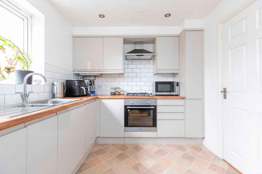 Additional image 2 of 3 bed terraced house for saleBayfields, Gillingham SP8