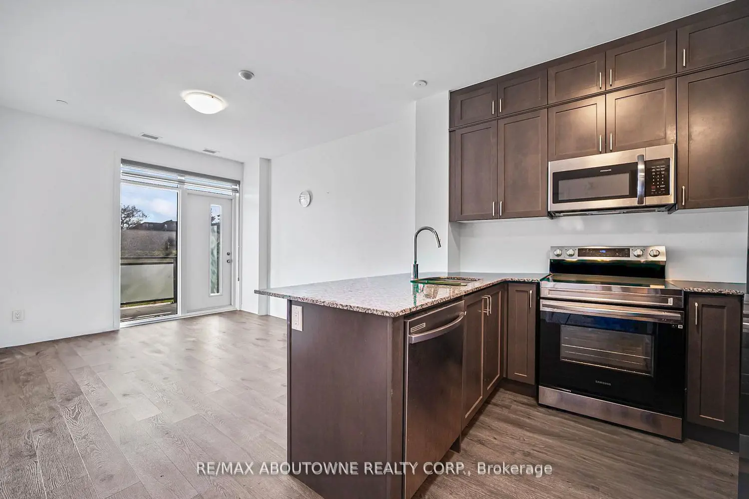 Additional image 5 of 95 Dundas Street 004
