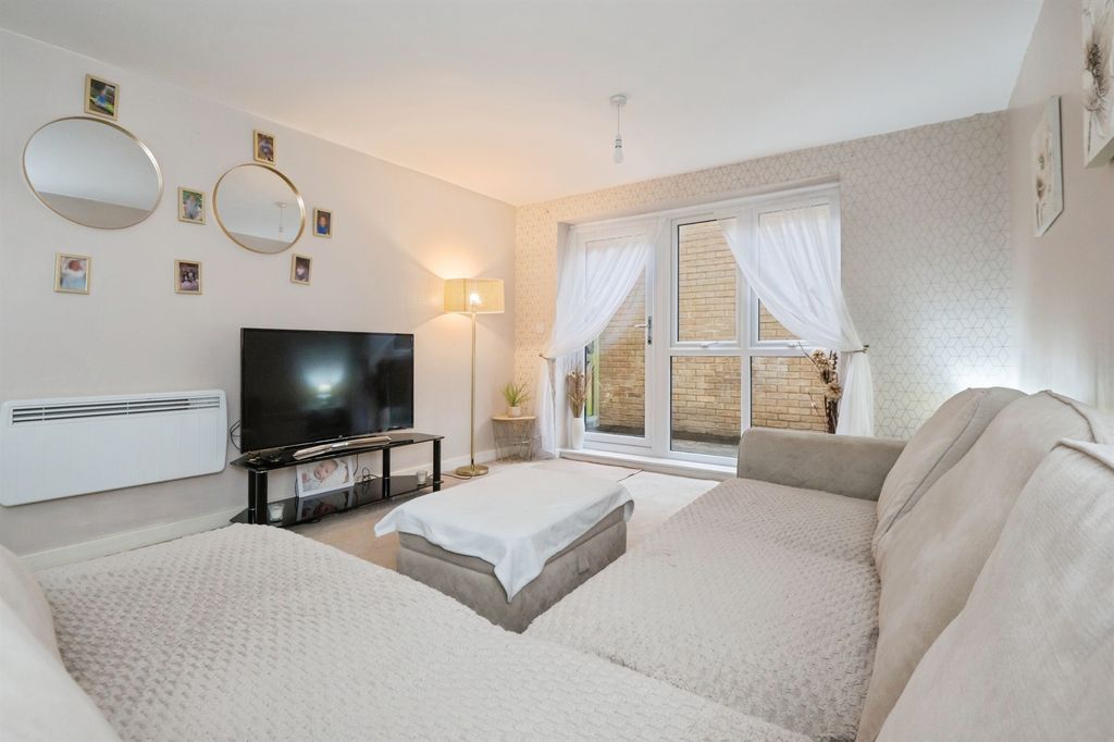 Additional image 2 of 2 bed flat for saleNorthlands Road, Southampton SO15