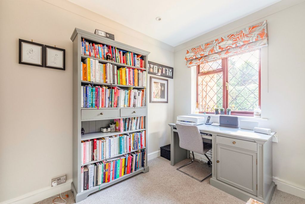 Additional image 6 of 5 bed detached house for salePyrford, Surrey GU22