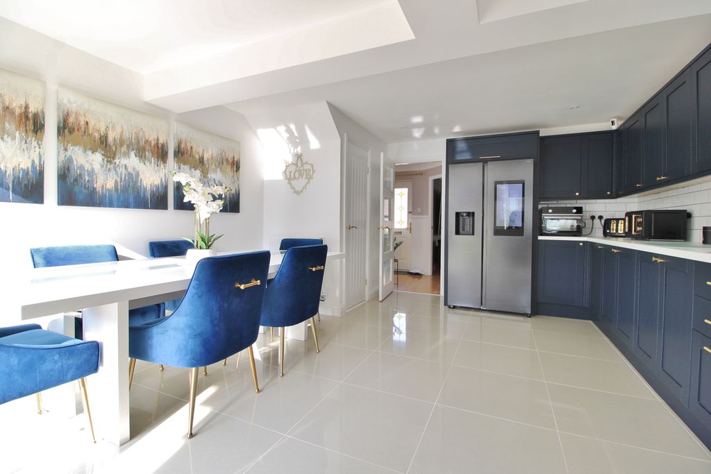 Additional image 4 of 3 bed detached house for saleLapwing Road, Southsea PO4