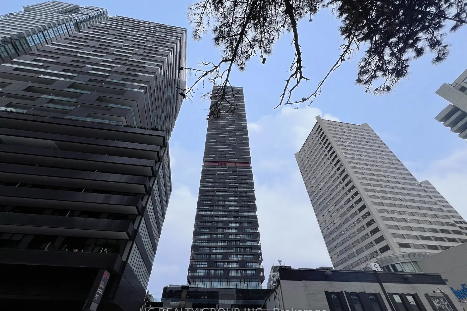 8 Eglinton Avenue 5203