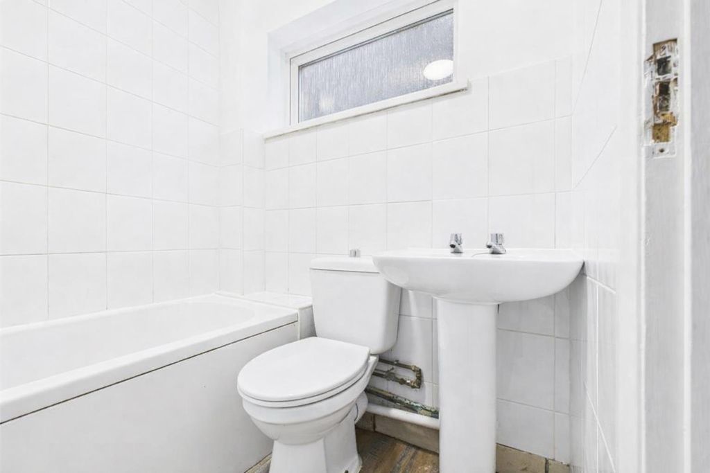 Additional image 7 of 2 bed flat for saleBrackendale, Hastings TN35