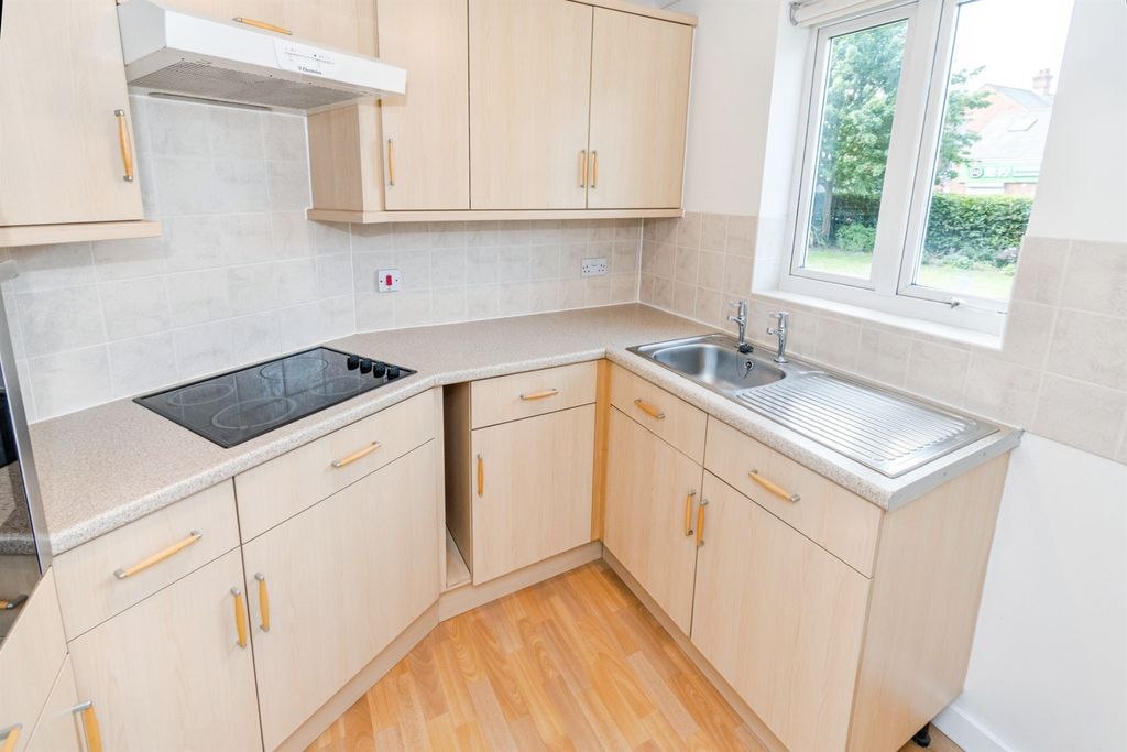 Additional image 6 of 2 bed flat for saleHighfield Lane, Southampton SO17